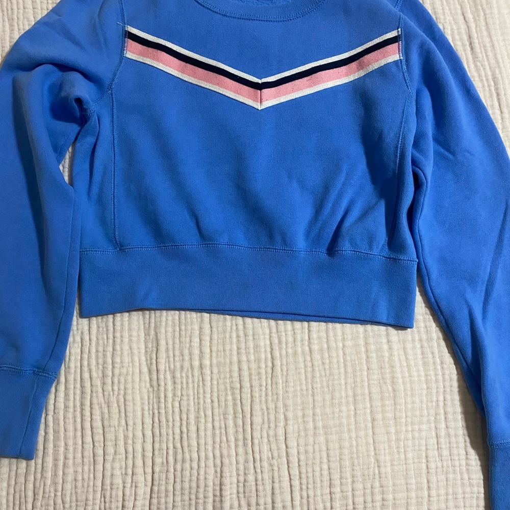 Abercrombie & Fitch girls crewnech